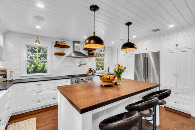 1 Lennox Ave in Rumson, NJ - Building Photo - Building Photo