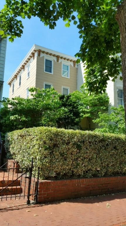 311 A St NE in Washington, DC - Building Photo - Building Photo