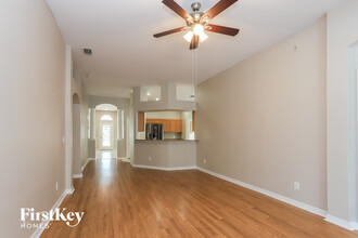 9836 Laurel Ledge Dr in Riverview, FL - Building Photo - Building Photo