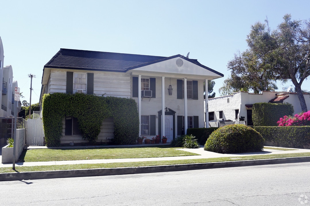 1537 Centinela Ave in Santa Monica, CA - Building Photo