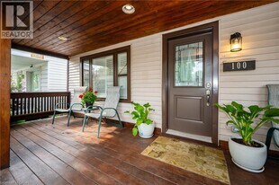 100 Munn St in Hamilton, ON - Building Photo