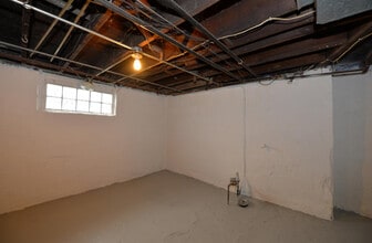 1106 David St, Unit Upper Unit in Racine, WI - Building Photo - Building Photo