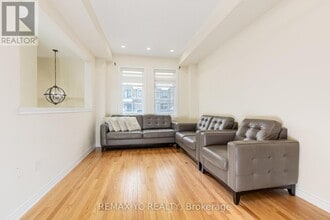 58 Sandwell St in Vaughan, ON - Building Photo - Building Photo