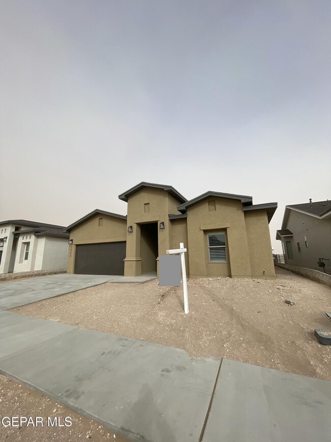 1804 Dana Gray St in El Paso, TX - Building Photo - Building Photo