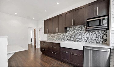 1350 Dolores St in San Francisco, CA - Foto de edificio - Building Photo