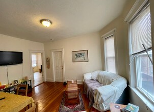 162 Kelton St, Unit 2 in Boston, MA - Foto de edificio - Building Photo