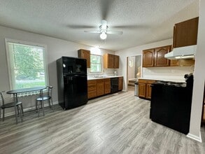 174 Aspen Way in Bracey, VA - Foto de edificio - Building Photo