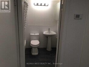 152 Dowling Ave in Toronto, ON - Building Photo - Building Photo