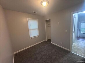 20940 Wellington Ave in Warren, MI - Building Photo - Building Photo