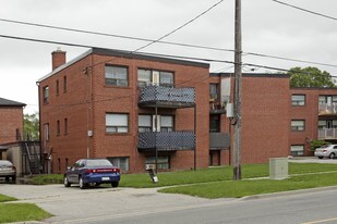 17 Wilmington Ave in Toronto, ON - Building Photo