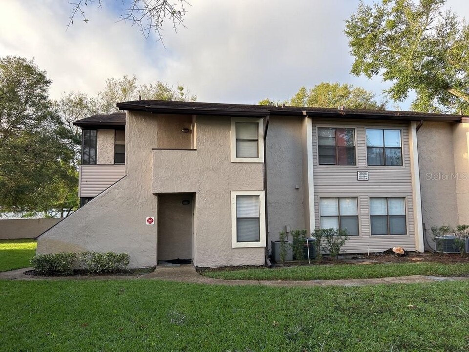 3008 Antique Oaks Cir in Winter Park, FL - Building Photo