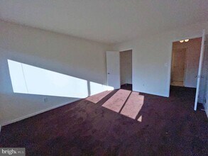 9 Avon Dr-Unit -C in East Windsor, NJ - Building Photo - Building Photo