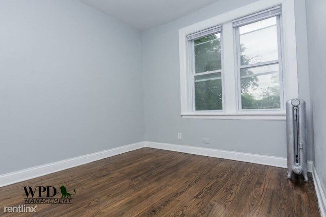 7639 S Colfax Ave in Chicago, IL - Building Photo - Building Photo