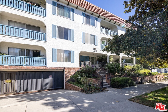 1255 10th St in Santa Monica, CA - Building Photo - Building Photo