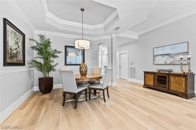 9041 Whimbrel Watch Ln