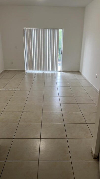 7240 NW 114th Ave in Doral, FL - Building Photo