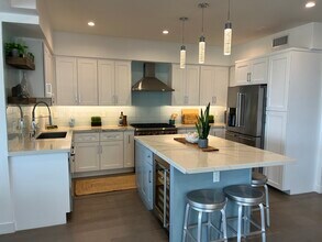 1 Eastwind St in Marina Del Rey, CA - Building Photo - Building Photo