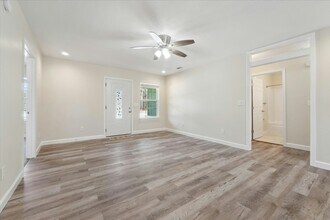 210 Peter King Rd in Riceboro, GA - Building Photo - Building Photo