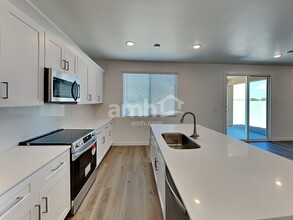12539 W Flynn Ln in Glendale, AZ - Building Photo - Building Photo