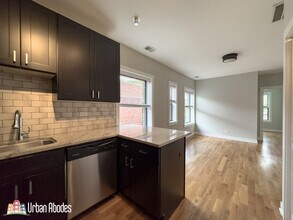 2201 W Eastwood Ave, Unit A07C in Chicago, IL - Building Photo - Building Photo