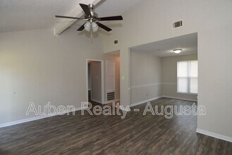 2317 Hiwatha Dr in Augusta, GA - Foto de edificio - Building Photo