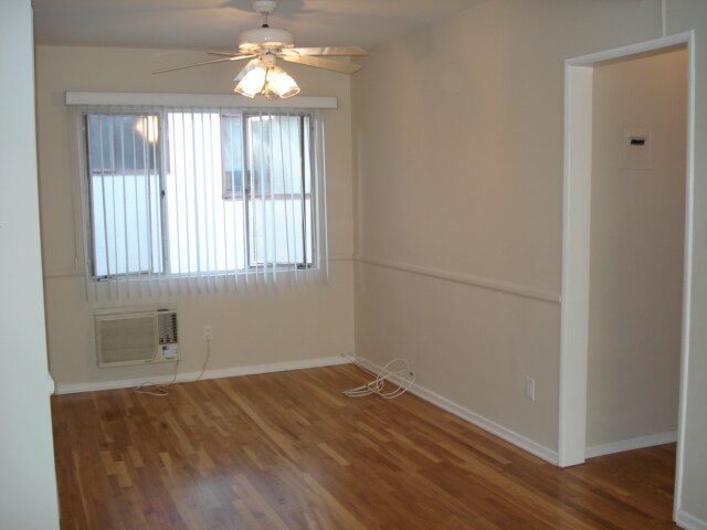 1064 S Wooster St in Los Angeles, CA - Building Photo - Building Photo