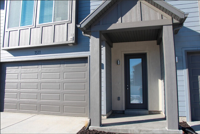 Farmington South Townhomes in Farmington, UT - Foto de edificio - Building Photo