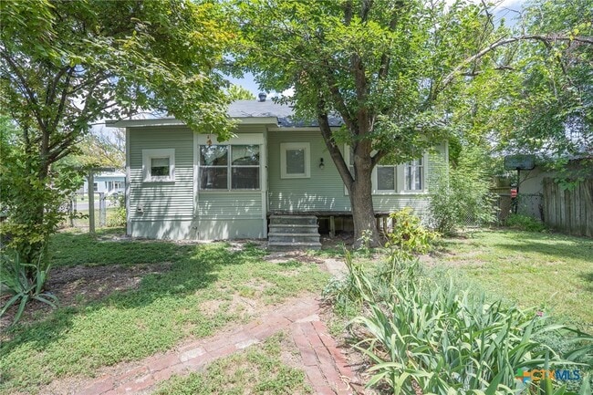 property at 1002 S 13th St