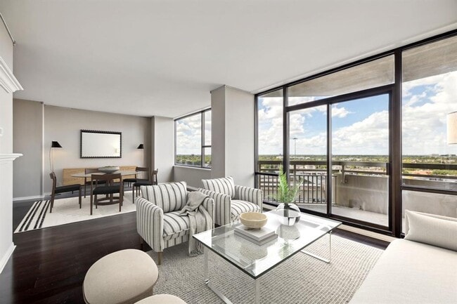 15 Greenway Plz in Houston, TX - Building Photo - Building Photo