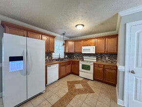 5328 Tory Hill Rd in Hope Mills, NC - Building Photo - Building Photo