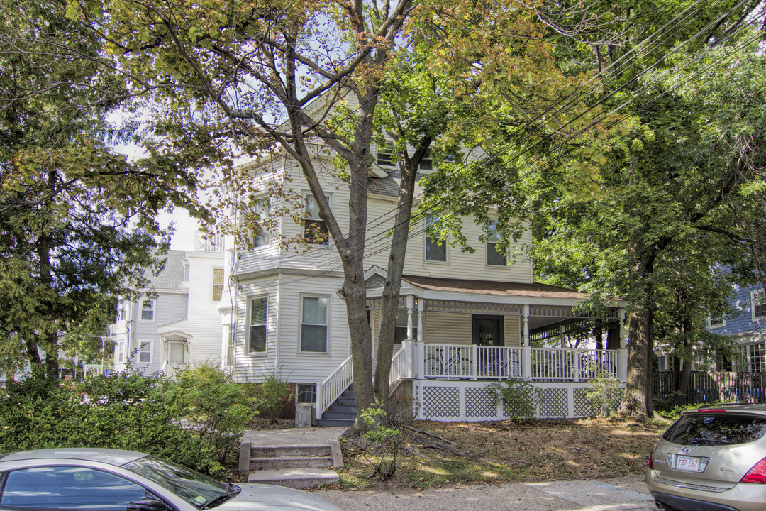 138 Sycamore St in Somerville, MA - Foto de edificio