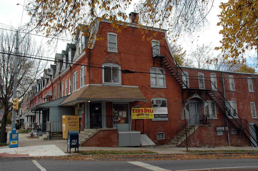 853 E Orange St in Lancaster, PA - Building Photo