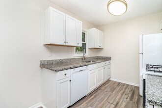 1208 82nd Ave N in Minneapolis, MN - Building Photo - Building Photo