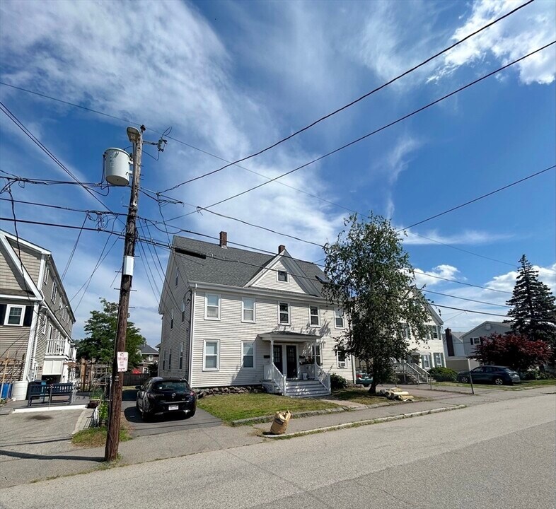 20 Trafford St in Quincy, MA - Building Photo