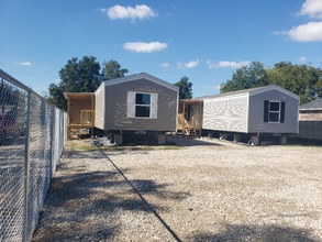 15819 Lillja Rd in Houston, TX - Foto de edificio - Building Photo