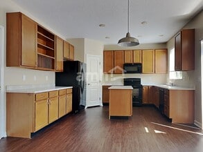 10310 Meadow Glen Dr in Independence, KY - Building Photo - Building Photo