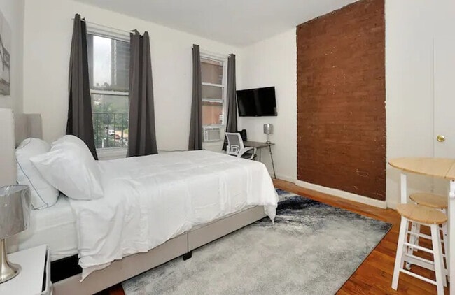 1736 2nd Ave in New York, NY - Building Photo - Building Photo