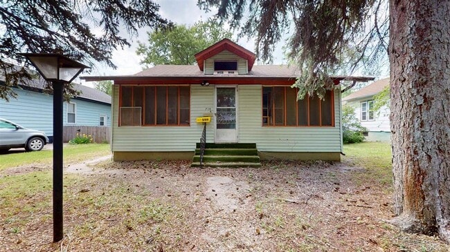 property at 719 5th St NE