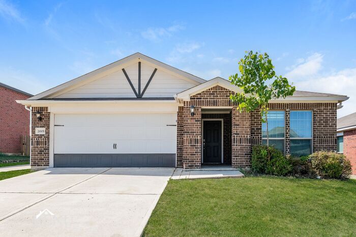 2005 Hialeah Dr in Seagoville, TX - Building Photo