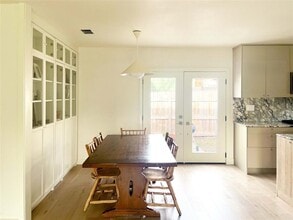 4800 Duval St in Austin, TX - Building Photo - Building Photo