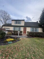 1125 7th St in West Babylon, NY - Building Photo