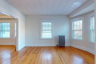 12 Park St in Waltham, MA - Building Photo - Building Photo