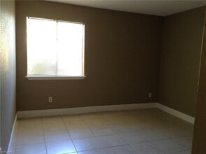 2905 Winkler Ave-Unit -714 in Ft. Myers, FL - Building Photo - Building Photo