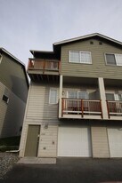 1329 Denali St in Anchorage, AK - Building Photo