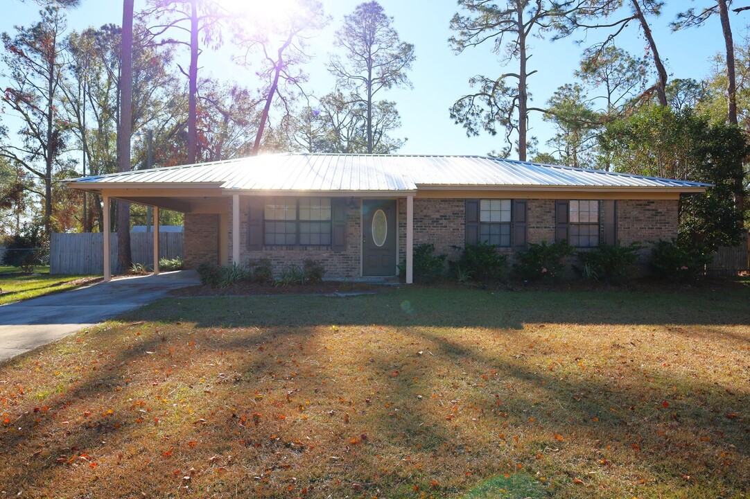 4848 Pikes Pond Rd in Lake Park, GA - Building Photo