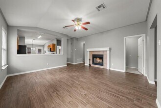 236 San Felipe Dr in Kyle, TX - Building Photo - Building Photo