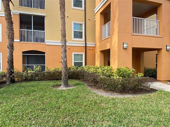 5455 Vineland Rd in Orlando, FL - Building Photo - Building Photo