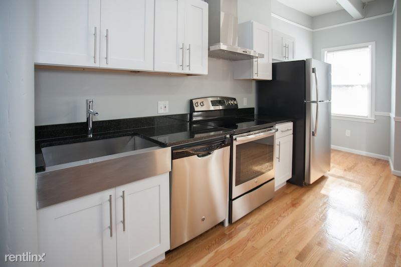 175 Rindge Ave-Unit -Apt 1-L-F in Cambridge, MA - Building Photo