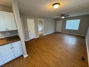 401 E Hinton St in Clayton, NC - Building Photo - Building Photo