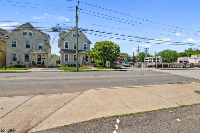 151 Harrison St in Nutley, NJ - Building Photo - Building Photo
